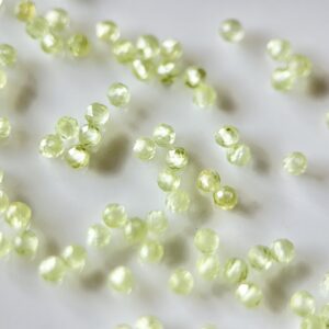 10粒売り｜ペリドット 2mm ラウンドカット